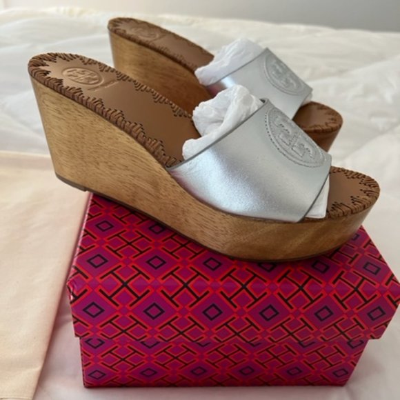 NIB Tory Burch Patty 80mm Platform Wedge Sandal Veg Nappa Metallic Silver 7 RARE - Picture 8 of 14